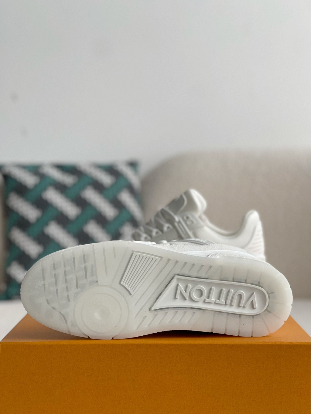 LV Trainer 'White'