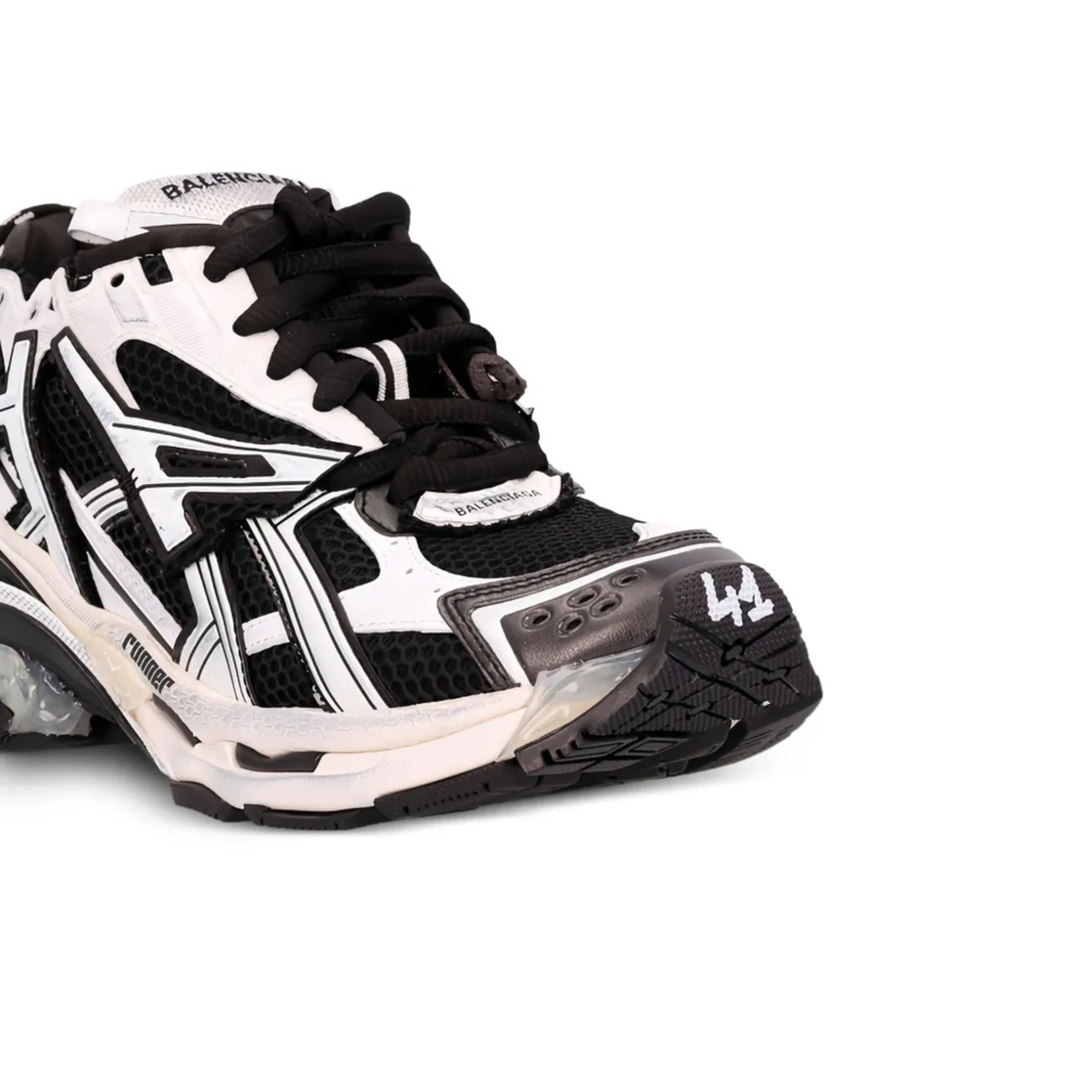 Runner Sneakers