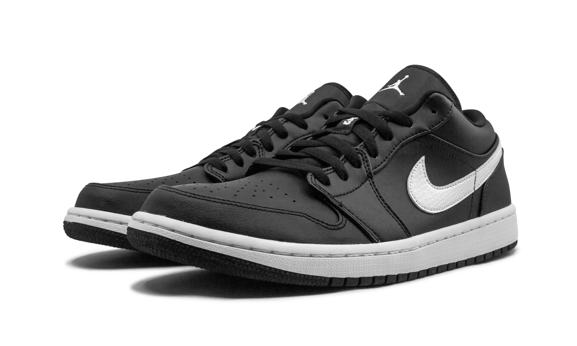 Air Jordan 1 Low WMNS "Black/White" AO9944 001