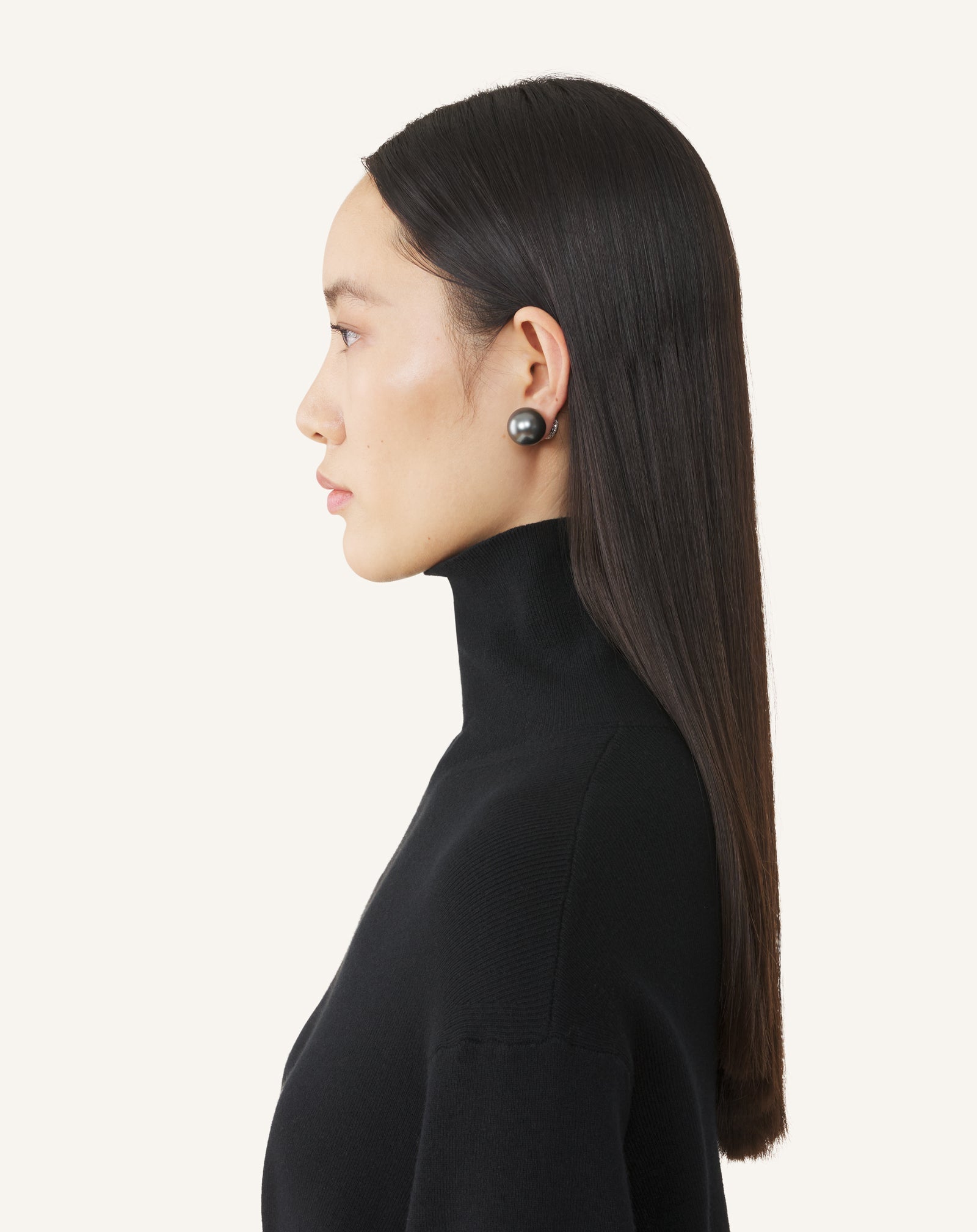 LES PERLES BY LANVIN EARSTUDS
