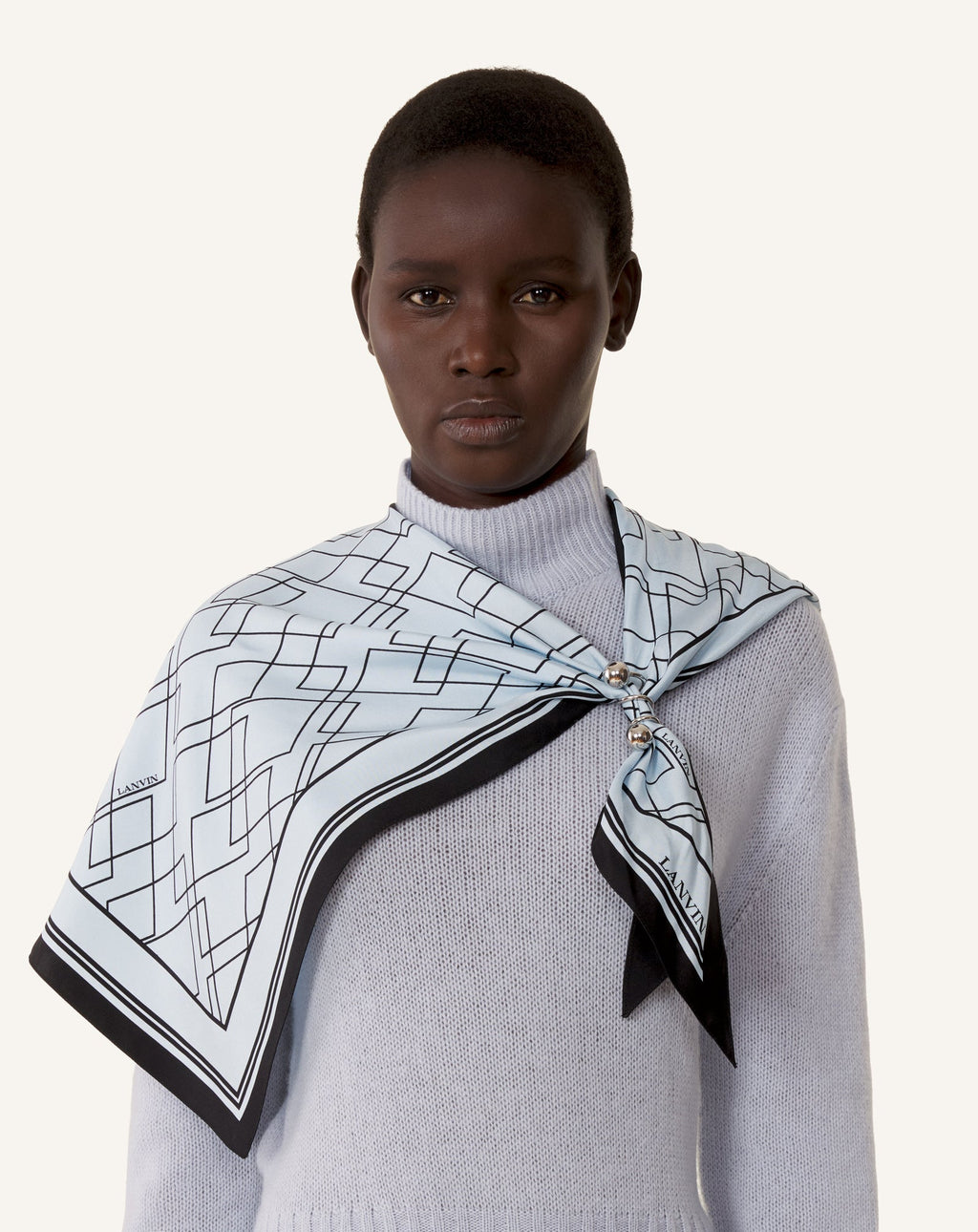 GRAPHIC DIAMOND MOTIF TOP WITH JEWELRY FASTENER