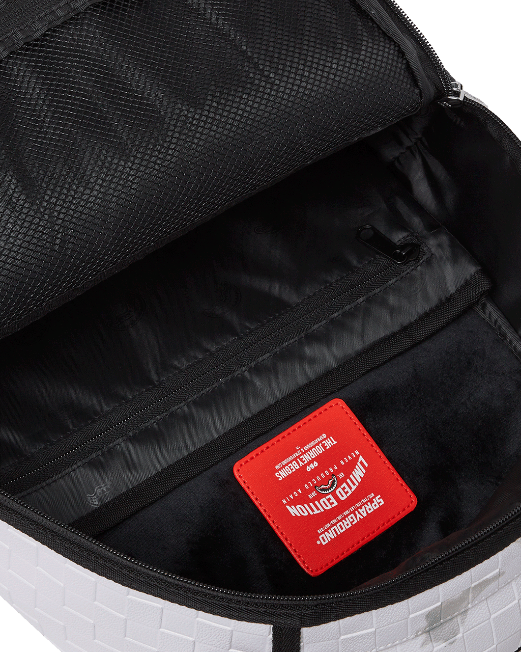 PIXEL SMOKE DLXSV BACKPACK
