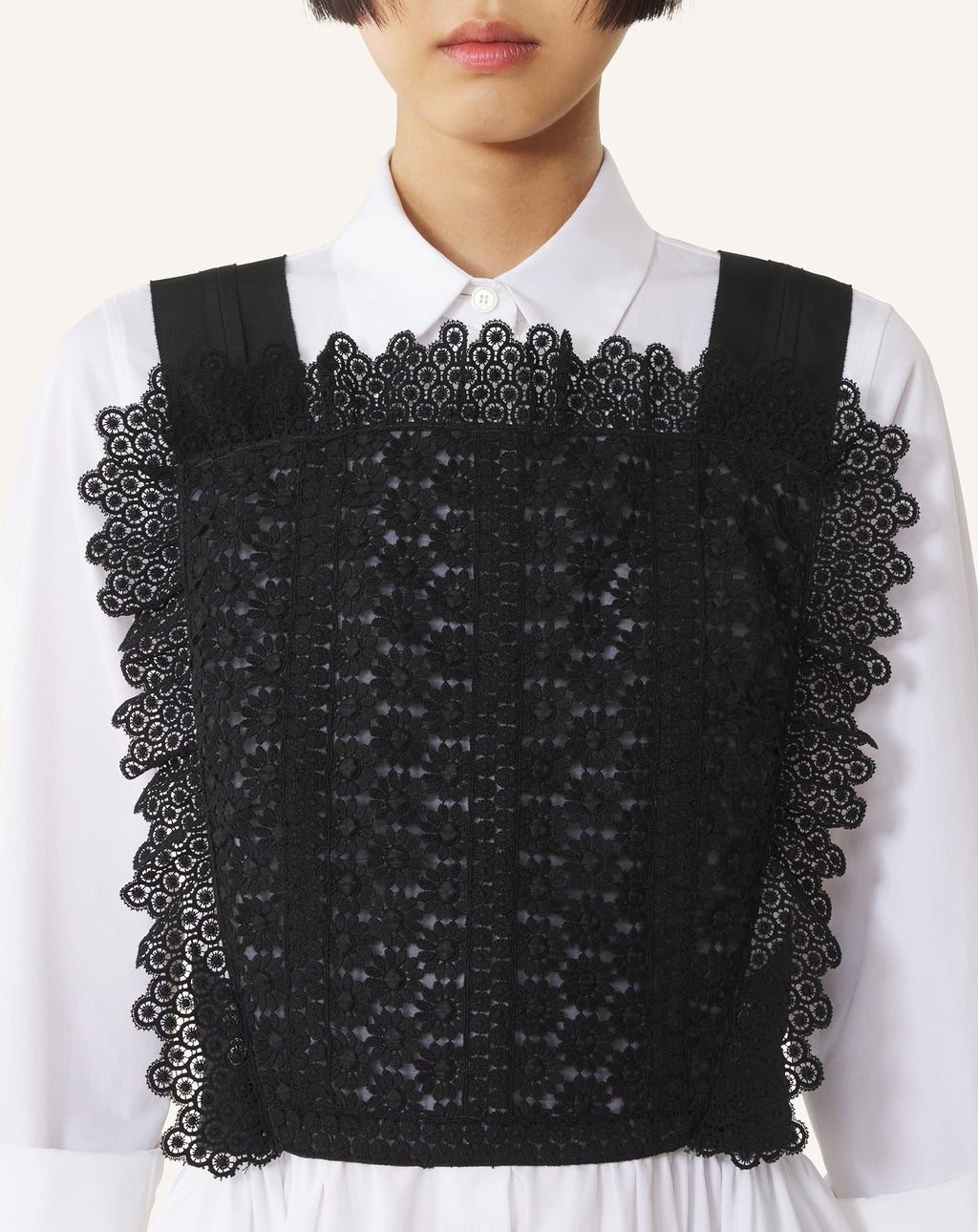 GUIPURE BIB