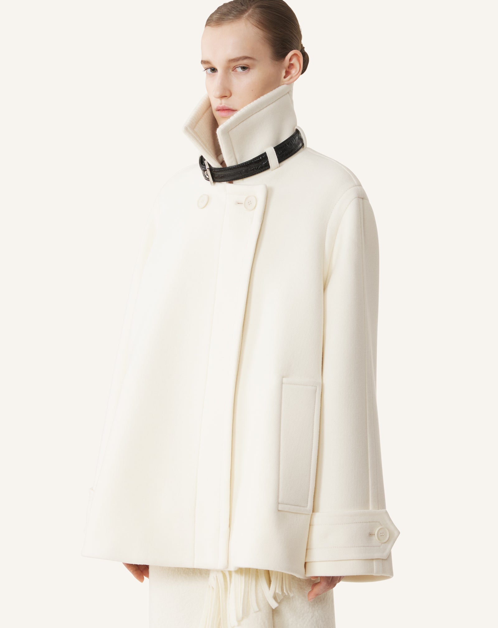 SHORT WOOL COAT WITH STAND-UP COLLAR