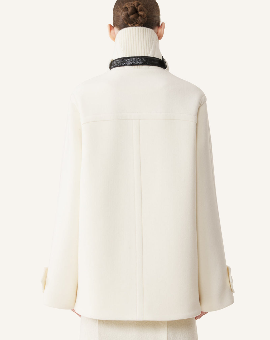 SHORT WOOL COAT WITH STAND-UP COLLAR