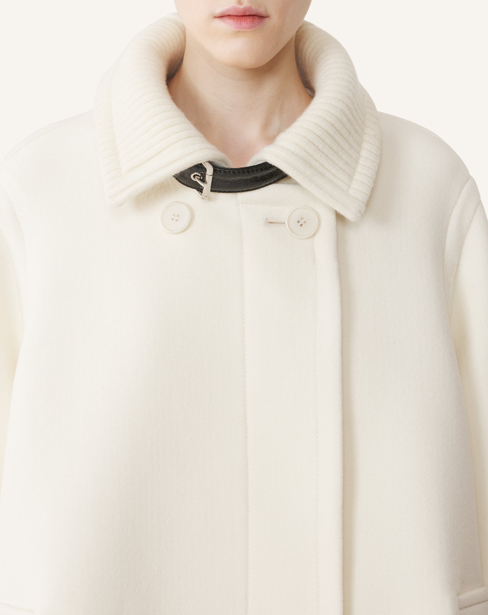 SHORT WOOL COAT WITH STAND-UP COLLAR