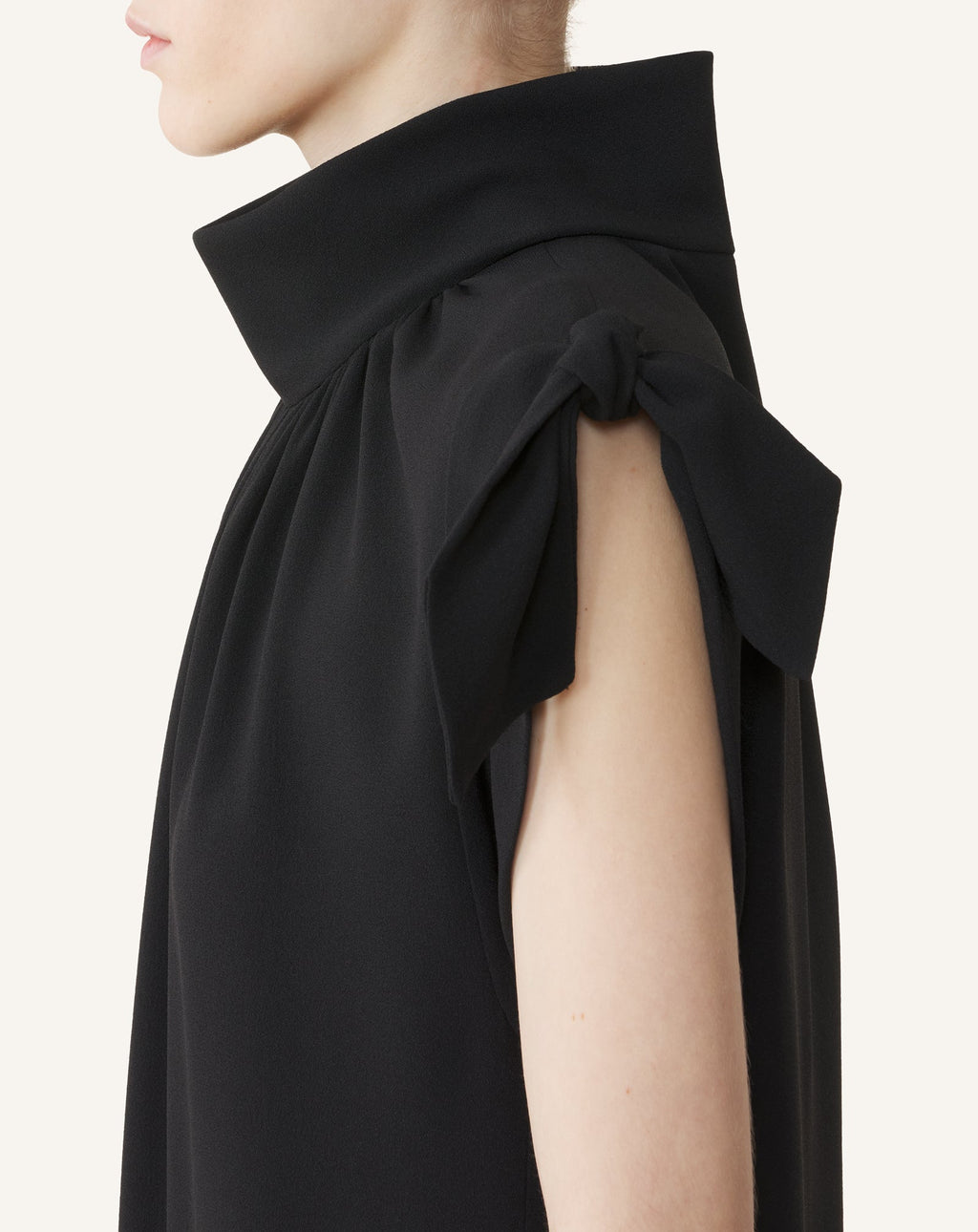 EMBROIDERED BOW DRESS IN SABLÉ