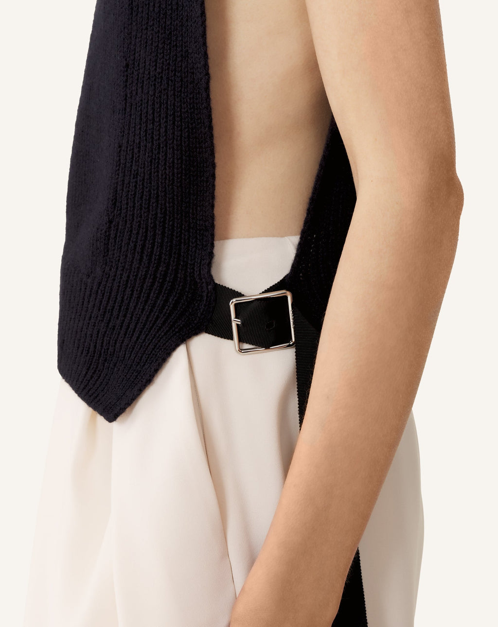 SLEEVELESS CASHMERE SWEATER