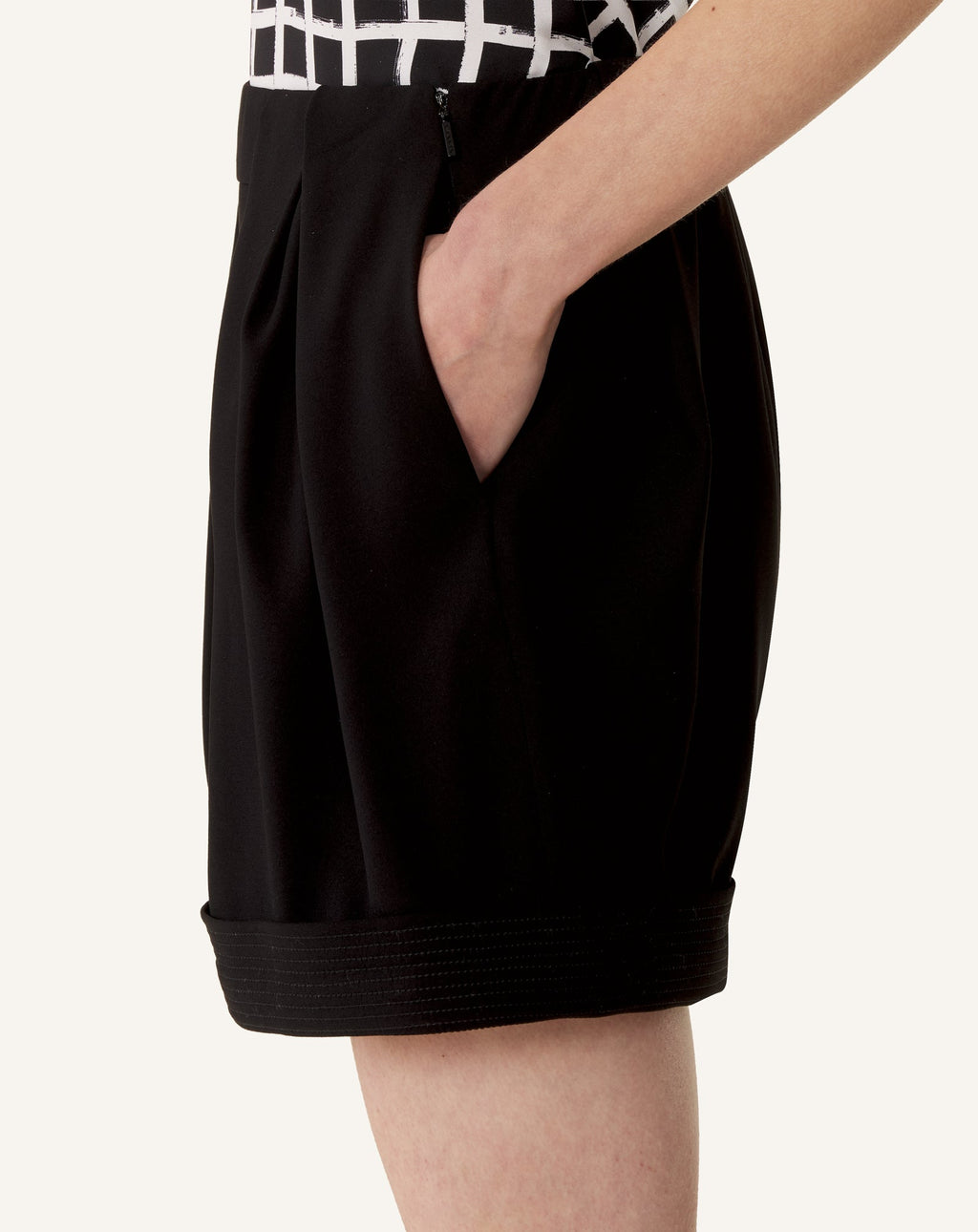 CREPE SHORTS