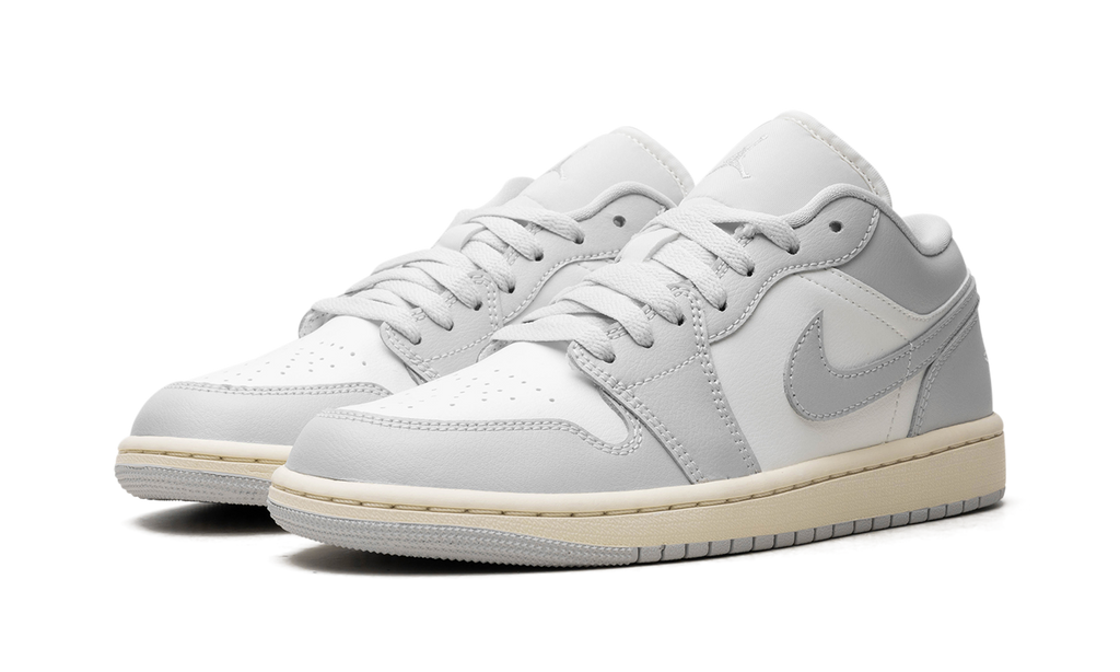Air Jordan 1 WMNS "Light Grey" DC0774 103