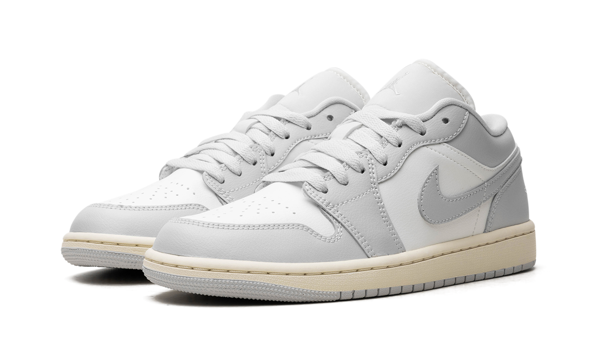 Air Jordan 1 WMNS "Light Grey" DC0774 103