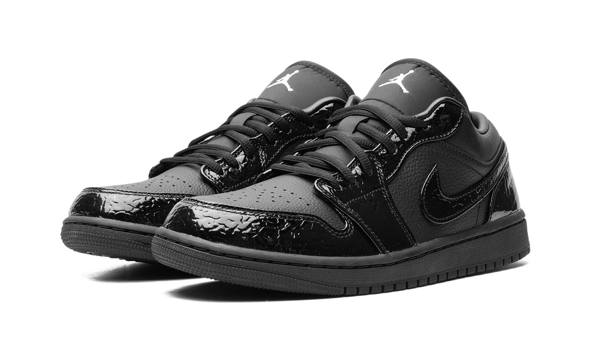 Air Jordan 1 WMNS "Black Croc" HJ7743 010