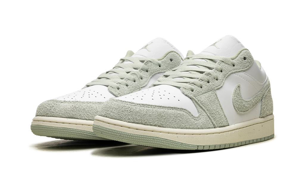 Air Jordan 1 Low SE "Seafoam" FN5214 131